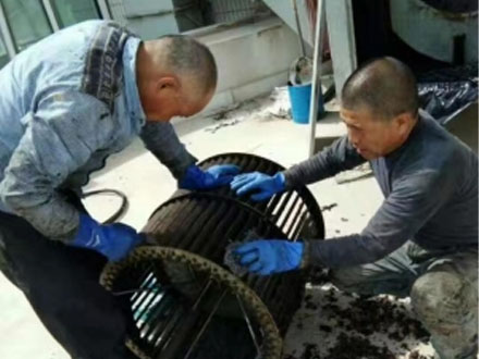 陸軍（jun1）總院煙道風機（jī）清洗.jpg